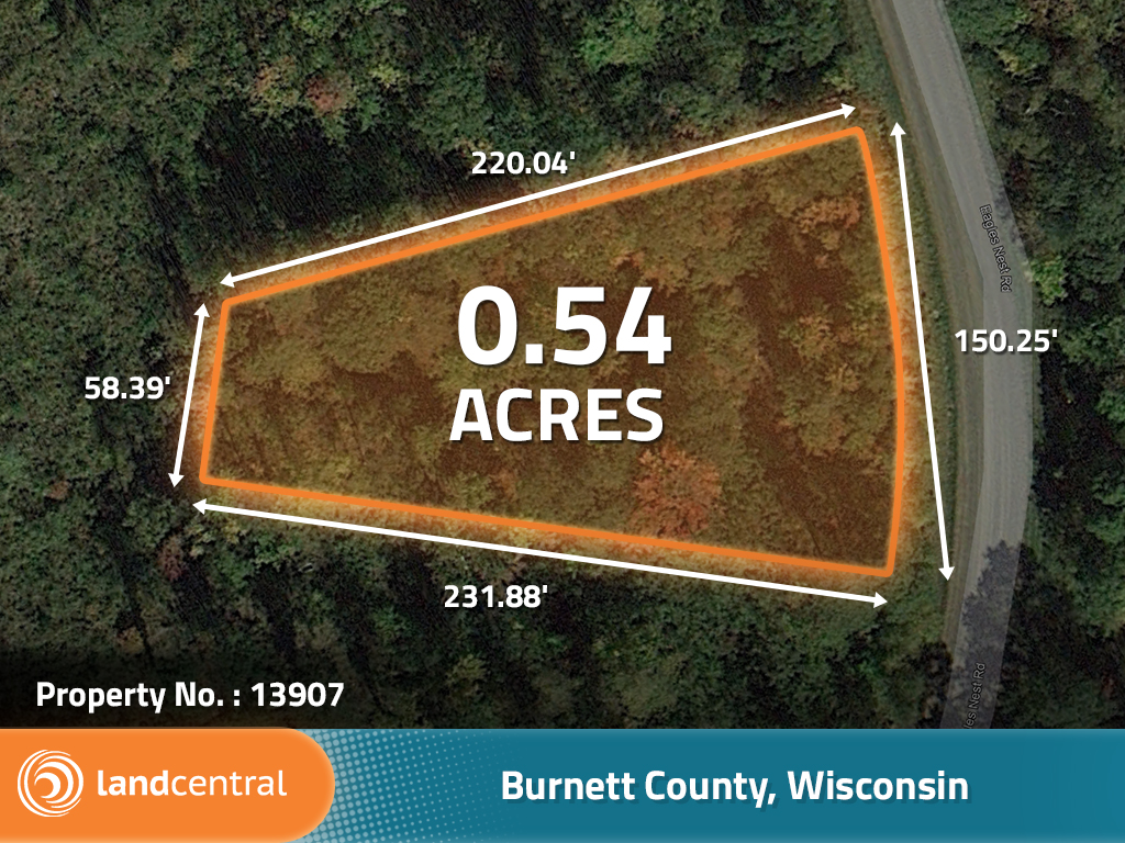 Over half an acre close to two large lakes and many smaller lakes1